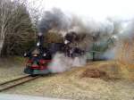 Osterdampf in Schnheide, am 04.04.10. Heute mit 99 516 und 99 582, hier au dem Weg von Neuheide nach Schnheide.