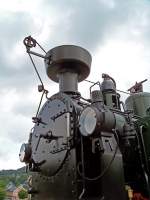 IK.1: Der Schornstein sowie ein Teil des Kessels und der Front.