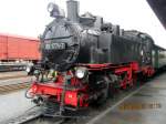 99 1771-7 von der Weiritztalbahn steht am 29.4.2013 im Bahnhof Freital , abfahrbereit mit ihrem Zug in Richtung Dippoldiswalde