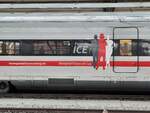 Das Logo des  Female ICE  Bordrestaurant am 93 80 8812 046-5 D-DB  Bewegende Frauen am Zug , am 17.02.2023 in Erfurt Hbf.