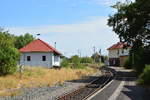 Blick auf den alten Bahnsteig Gleis 5 in Berga Kelbra.