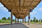 Blick über den Bahnsteig in Frankleben.