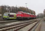 232 426-7 und 233 217-9 sowie 650 705 von Agilis stehen am 18. November 2012 in Marktredwitz abgestellt.