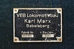 LKM-Fabrikschild der V 180331/DR 118 731 am 24.07.2005 im Bw.