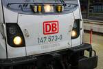 Die Front von DB Fernverkehr Bombardier Traxx 147 573-0 in Frankfurt am Main Hbf am 22.01.23