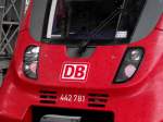 Die Scheinwefer von 442 781 am 24.08.13 in Frankfurt am Main Hbf 