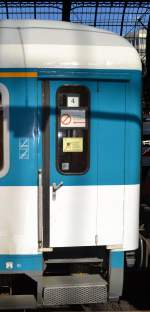 Am ersten Betriebstag(23.07.2012) war in den HKX 1803 ein Wagen mit defekter Tr eingereiht.