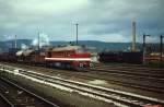 120 127-6 trifft mit einem Gterzug im Oktober 1980 in Saalfeld ein. Zu dieser Zeit bestraften die meisten Eisenbahnfotografen in Saalfeld Diesellokomotiven mit Missachtung, auch ich habe (leider) nur eine Handvoll Fotos von der Dieseltraktion gemacht.