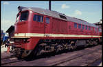 Schwere Diesellok DR 120366 am 19.5.1991 im BW Staßfurt.