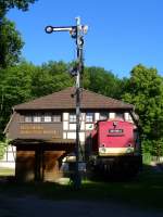 201 068-4 vor dem Eisenbahn Romantik Hotel  V100  in Plau am See am 20.07.13.