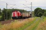 Das war knapp als 202 743-1 (RIS) mit dem leeren Langschienenzug in Limbach/V.