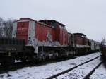 202 543-5 in orientrot und eine weitere leider nicht mehr indentifizierbare V100 abgestellt in Klostermansfeld am 20.2.2009.