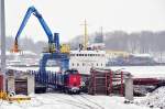 202 264 der WFL stellt ihre leeren Holzwagen in den Stralsunder Sdhafen zur Beladung bereit am 10.02.2010