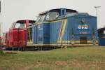 evb Logistik-Mittelweserbahn V1201 und V65 02 der Museumsbahn-Bremerhaven-Bederkesa Abgestellt im BW Bremervrde der evb am 18.02.2013
Mann konnte die Loks vor dem Tor zum evb BSW Gute Fotografieren aber Leider Ohne Fahrgestell.