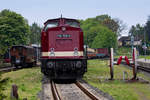 MTEG Lok 114 703 mit DR Reisezugwagen in Putbus abgestellt. - 12.05.2018
