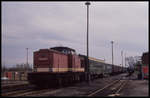 202542 vor diversen Personenzug Wagen am 10.04.1994 im BW Salzwedel.