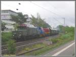 Dieser Pendelzug, der am 17.05.2007 vom Eisenbahnmuseum Darmstadt-Kranichstein nach Gro-Gerau fuhr, hatte auer 194 051 als Zuglok und 23 042 am Zugschlu noch zwei Dieselloks im Zugverband: An