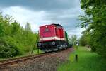 112 565-7 der PRESS am 23.5.2021 mit einem Sonderzug auf dem Weg von Chemnitz nach Katzhütte. Hier bei der Durchfahrt durch Pößneck am Vormittag.