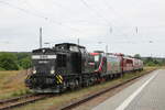 Am Nachmittag des 16.06.2023 zog die EBS 202 738-1 in Naumburg (S) Hbf die EBS 187 420, die FWK 155 195, die FWK 143 056 und die FWK 143 124 nach Karsdorf.