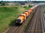 Drei Loks der LOCON bespannen am 07.06.08 einen Sandzug, Fotografiert bei der Durchfahrt in Bitterfeld. Ich staunte nicht schlecht, als ich sah was da gefahren kam. wer kennt die Baureihenbezeichnung der fhrenden Diesellok?