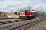 Die 202 737 der Fa. Uwe & Adam als Adam 12 mit Namen  Rex  kommt aus stlicher Richtung in den HBf Minden eingefahren. Am Nachmittag des 10.04.2010.