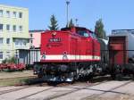 Die 112 565 steht im Bw Schwerin vor der Lokleitung. 06.06.2011