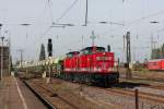 Am 28.09.2011 waren Adam 21 (202 364-6) und 11 (202 597-1) mit einem Ganzzug Schttgutwagen unterwegs. Fotografiert wurde das Gespann am Haltepunkt Magdeburg-Eichenweiler/ Gterbahnhof Rothensee.