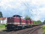 East meets West. Eine V100 ex DB und eine V100.1 ex DR unterwegs als Doppeltraktion: VL8 und VL10 der HWB. Wiesbaden-Biebrich, 6.6.06.