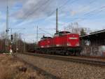 201 001 der EBS fuhr am 17.02.14 mit einem Holzzug in Saalfeld/Saale ein. Schubloks waren zwei V100 (202) der EBS.