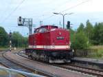 112 708 rangiert zum Schwarzenberger Museumszug um ihn nach Schwarzenberg zu ziehen.Zwickau(Hbf.)28.06.2014.