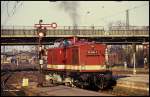 112494 fährt am 18.3.1990 durch den Bahnhof Dessau.