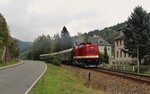 Herbstausfahrt mit 112 565-7 (Press) am 09.10.16.
Die Fahrt ging von Großsteinberg nach Katzhütte.
Hier der Zug in Glasbach-Mellenbach.