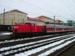 Am 08.03.2006 rangiert 203 116 in Regensburg einen Reginal Express.