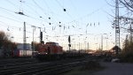 203 142-5 von Locon 216 rangiert in Aachen-West mit leern Schotterwagen bei schnem Novemberwetter am 22.11.2012.