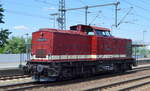 Regio Infra Service Sachsen GmbH, Chemnitz mit  203 843-8  [NVR-Nummer: 92 80 1203 145-8 D-RIS] am 24.06.22 Durchfahrt Bahnhof Golm.