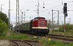 114 703-2 / 203 230 Press am 06.05.2019 mit DR Reisezugwagen durch Anklam.