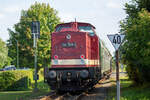 Lok 86 1744 als Zuglok und Schlusslok 114 703 am historischen Reisezug in Lauterbach. - 30.07.2021 - Vom nicht mehr gesicherten Bahnübergang aufgenommen.
