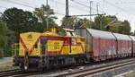 Mitteldeutsche Eisenbahn GmbH, Schkopau mit ihrer V100 Lok  106  [NVR-Nummer: 92 80 1203 002-1 D-MEG] und einem geschlossenen KFZ-Transportwageneinheiten am 18.09.23 Höhe Bahnhof Leipzig-Thekla.