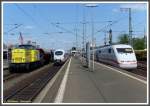 Am 04.05.2008 kam es im Bahnhof Frankfurt am Main-Sd zu dieser Begegnung von 203 737 der SC Rail Leasing Europe im Bauzugdienst mit 403 012 und 401 079, die fast zeitgleich am selben Bahnsteig