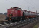 Mit einer menge HOYER-Tankcontainern und Tankwagen am Hacken kommt die Chemion 203 442-9 bei Allerheiligen in Richtung Bayerwerk Dormagen gefahren. 22.3.2013