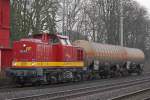 EBM Cargo 203 330 am 8.3.13 mit zwei Kesselwagen in Ratingen-Lintorf.