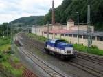 203 559-0 von Locon durchfährt am 28. Juni 2014 den Bahnhof Kronach in Richtung Saalfeld.