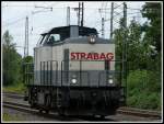 Eine Ost V100 von STRABAG fährt am 19.8.14 ohne Ladung über die Ratinger Westbahn in Richtung Süden.