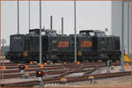 203 124-3 und 203 123-5 warten in Doppeltrakion auf ihren Containerzug am Jade-Weser-Port.
