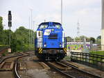 Die 203 004-7 von Duisport Rail rangiert in Duisburg-Rheinhausen-Ost.