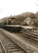 DR 112 vor Gterzug in Bad Berka, um 1988