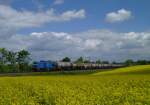 204 022 der PRESS und 118 770 der MTEG (Schublok) fuhren am 28.05.13 den Kessel durch das Vogtland Richtung Hof, hier in Syrau.