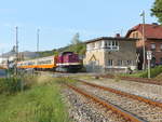 EBS 110 001-5 zieht am 12.09.2020 den DPE 30142 aus Weißenfels aus dem Karsdorfer Bbf in den Anschluss der Erfurter Bahnservice GmbH in Kardorf.