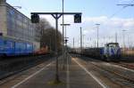 Die V105  Sally  von der Rurtalbahn steht in Aachen-West mit einem kurzen Bleizug aus Antwerpen-Lillo(B) nach Stolberg-Hammer und wartet auf die Abfahrt nach Stolberg-Hbf.