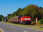 Die Westerwaldbahn (WEBA) Lok 5 (DH 1004) am 04.09.2013 auf Zustellfahrt nach Weitefeld, hier zwischen Elkenroth und Weitefeld.